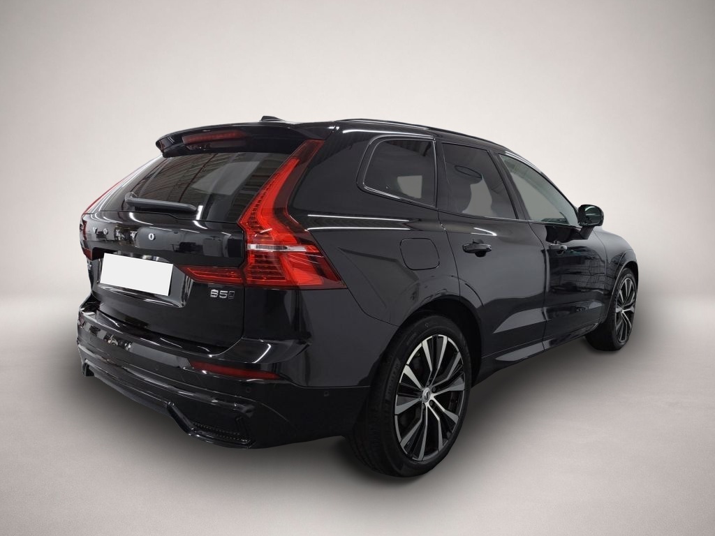 Fotografie des Volvo XC60 B5 B AWD Ultimate Dark 360° NAVI B&W LED