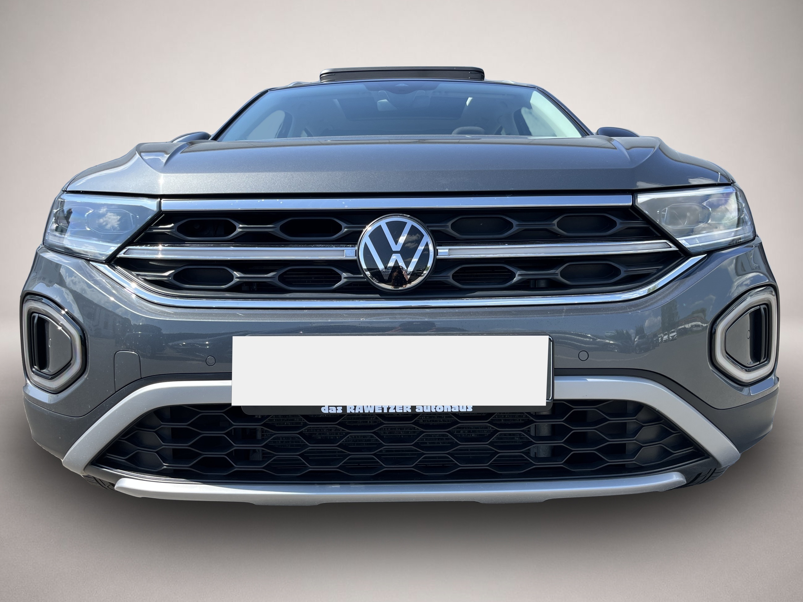 Fotografie 3 des Volkswagen T-Roc 1.5 TSI DSG Style PANO Navi TravelAssist K