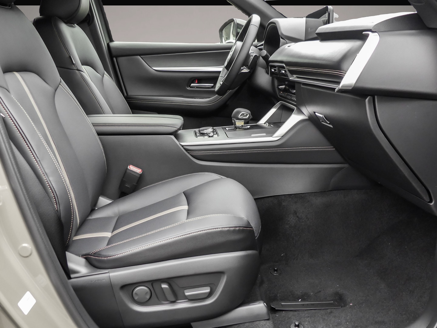 Fotografie 5 des Mazda CX-60 HOMURA 2025 3.3L e-SKYACTIV-D 254PS AWD Co