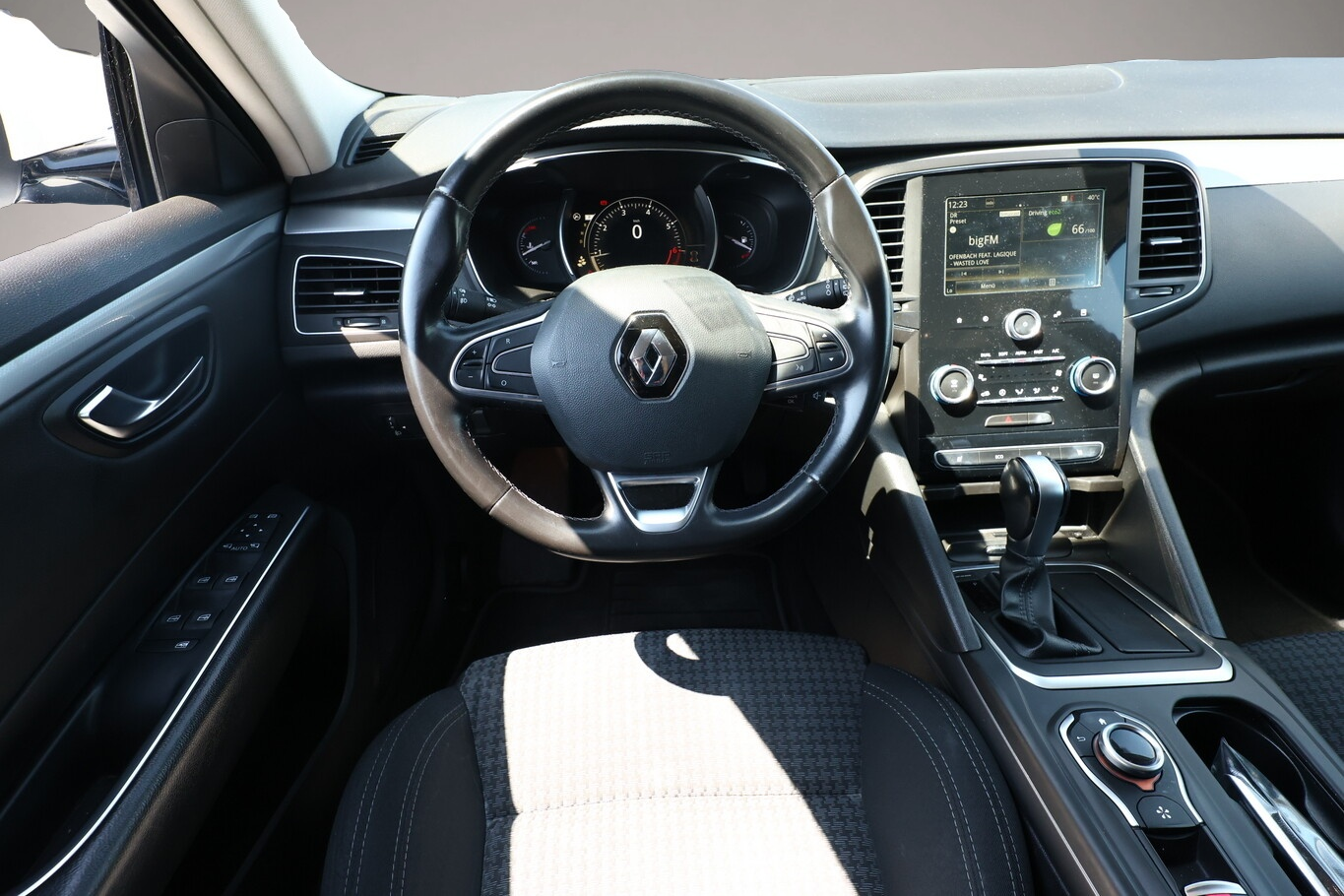 Bild 6 Renault Talisman Grandtour 1.3 TCe 160 EDC Life PDC Temp
