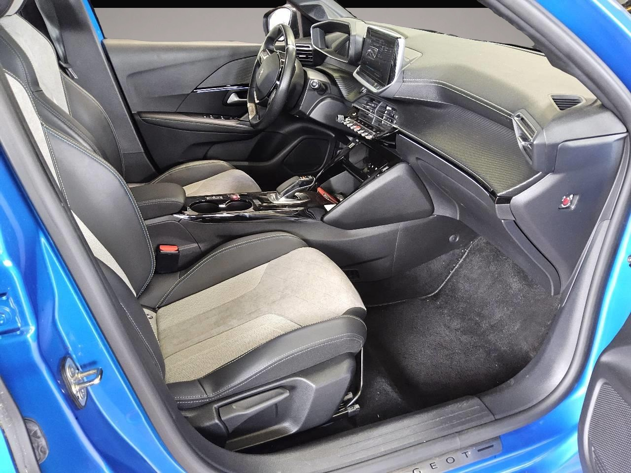 Fotografie 4 des Peugeot e-208 GT 11kw Shz Navi Kamera Pano-Dach Tempomat