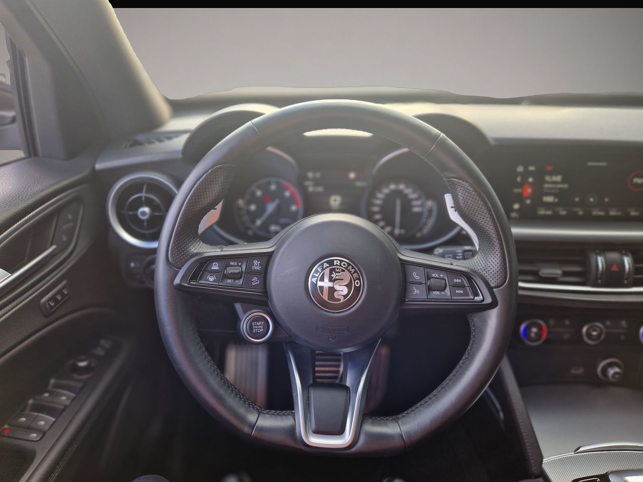 Fotografie 4 des Alfa Romeo Stelvio MY20 VELOCE 2.2 Diesel 16V 154kW NAV XEN