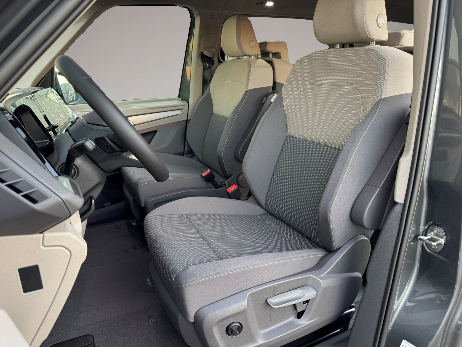 Bild 3 Volkswagen T7 Multivan LÜ 2.0 TDI DSG Life 7-S. VIS-A-VIS L