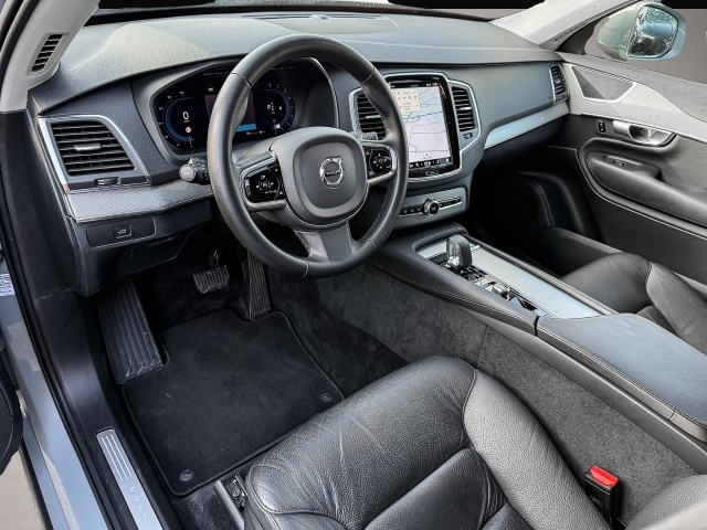 Bild 4 Volvo XC90 B5 Benzin Core AWD 7-Sitzer Lenkradh. Pilot