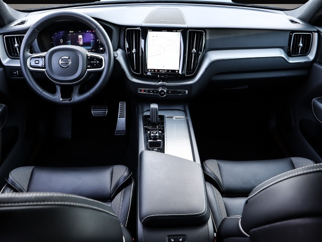 Bild 4 Volvo XC60 R Design 2WD AHK Leder Digitales Cockpit Me