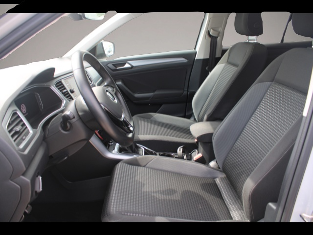 Fotografie 3 des Volkswagen T-Roc 1.5 TSI Active Rückfahrkam/Navi/Pano