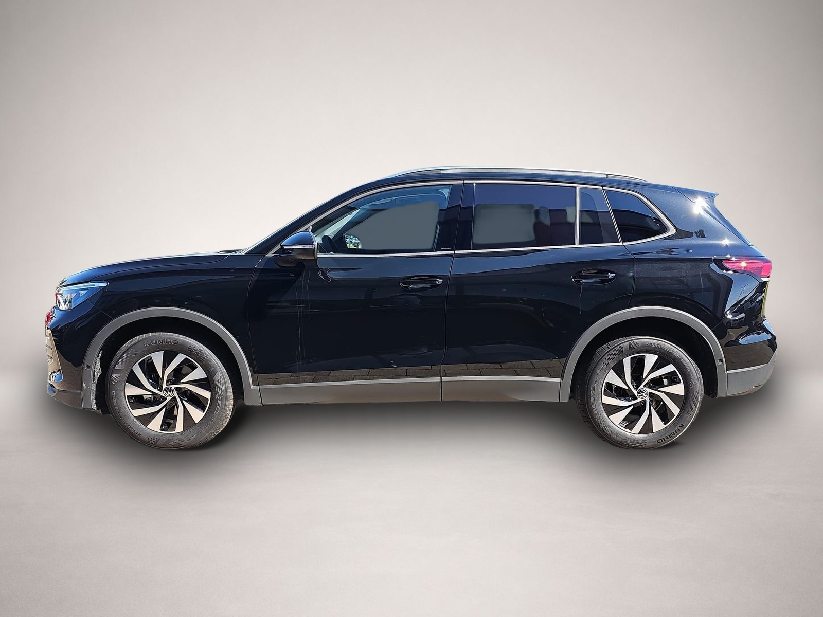 Bild 4 Volkswagen Tiguan 1.5 eTSI DSG Life ACC AHKschw. AreaView