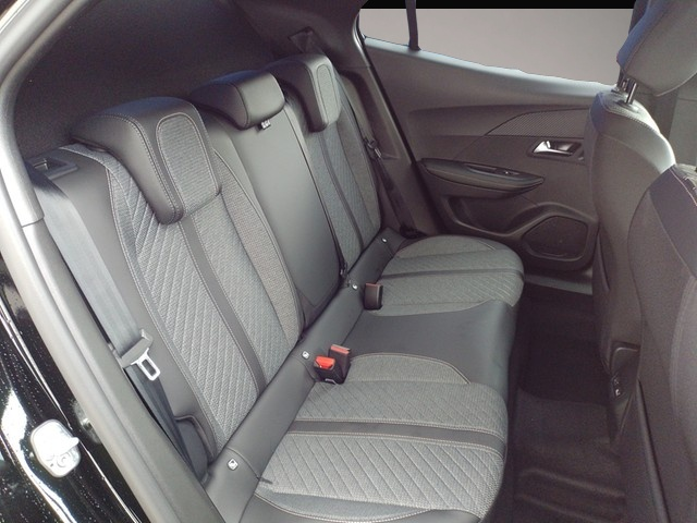 Bild 8 Peugeot 2008 Allure Pack PureTech 130 EAT8