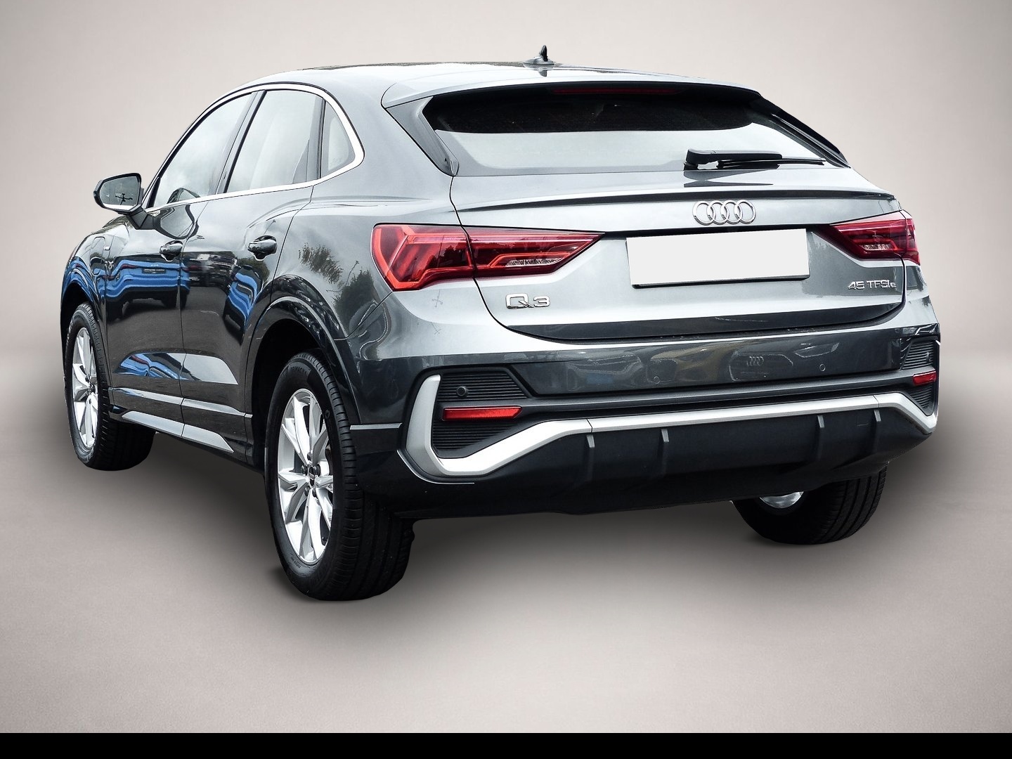 Fotografie 2 des Audi Q3 Sportback 45 TFSI e S tronic S line Pano Sono
