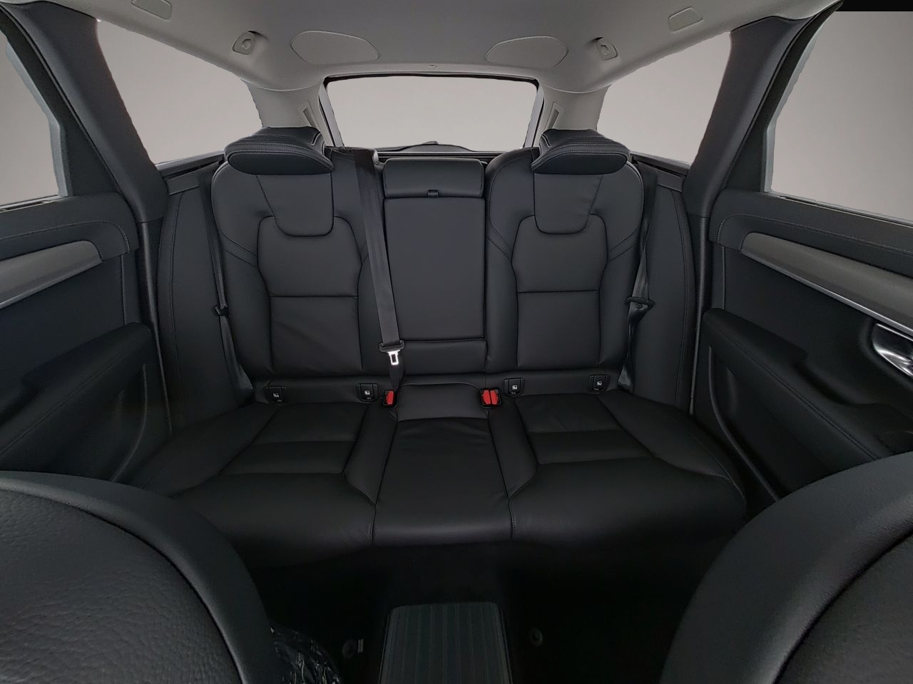 Bild 5 Volvo V90 Kombi Plus Dark Recharge Plug-In Hybrid AWD