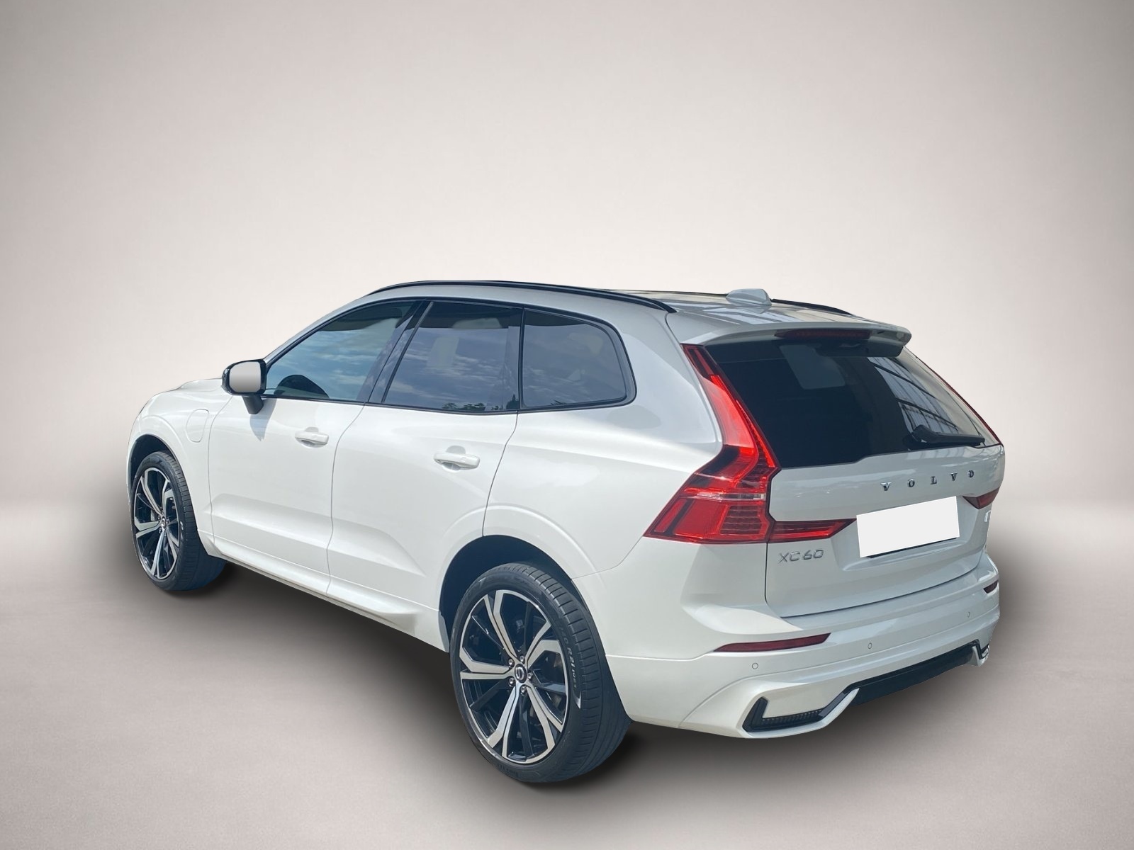 Bild 3 Volvo XC60 T8 R Design Recharge WiPa*LED*Navi*