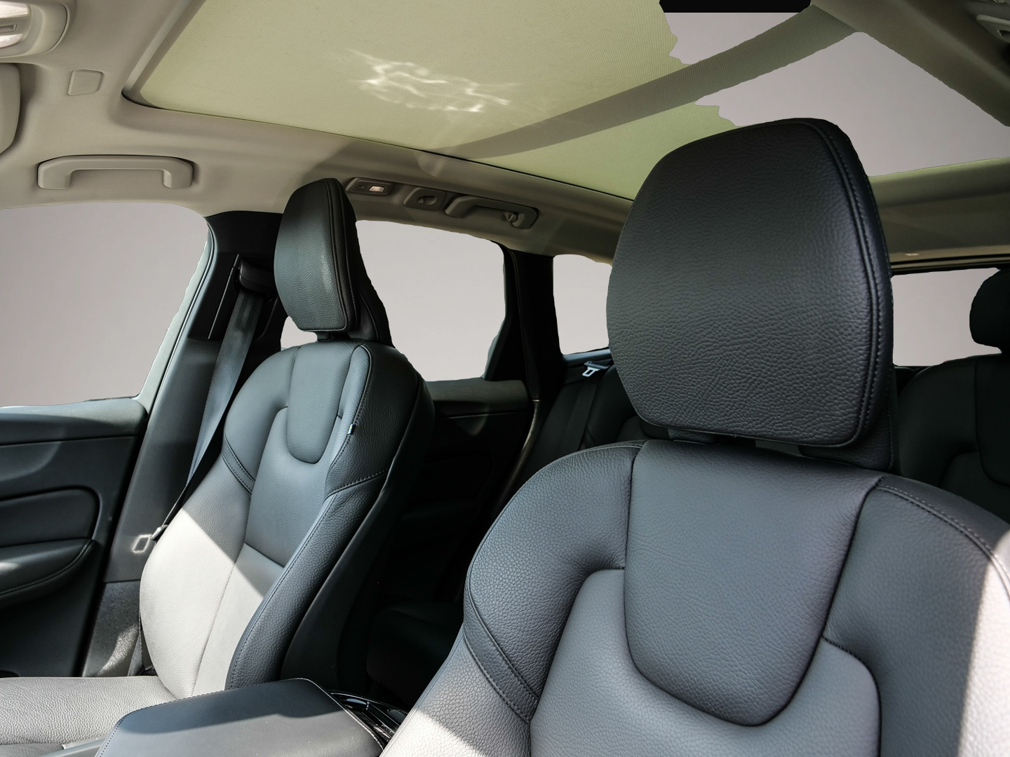 Bild 5 Volvo XC60 Ultimate Dark AWD B4 Diesel EU6d HUD StandH