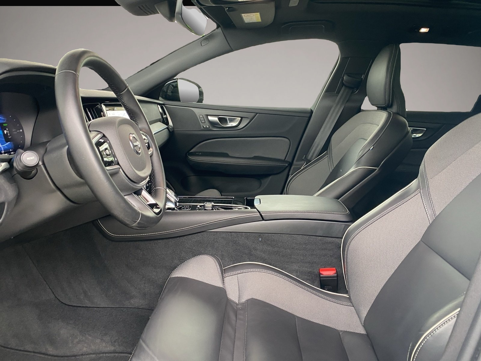 Bild 7 Volvo V60 Kombi T8 Plus Dark Recharge WiPa*DAB*LED*Nav