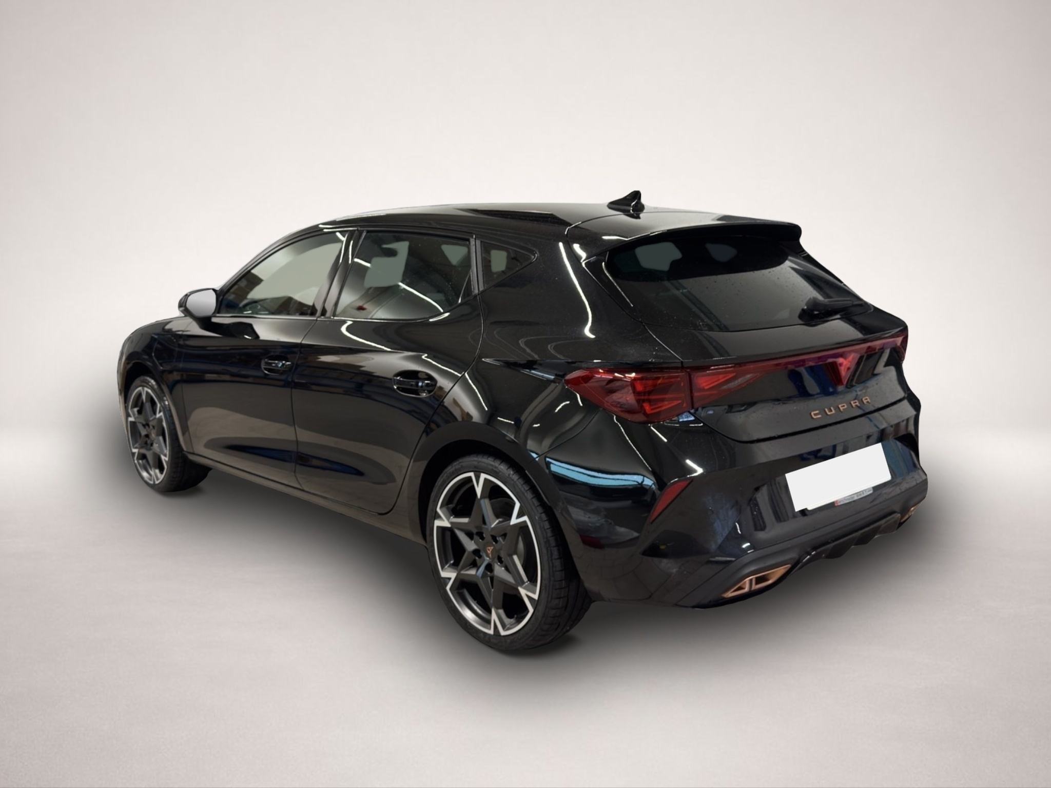 Bild 4 Cupra Leon 1.5 e-Hybrid DSG VZ HD-MATRIX NAVI 19 KAMER