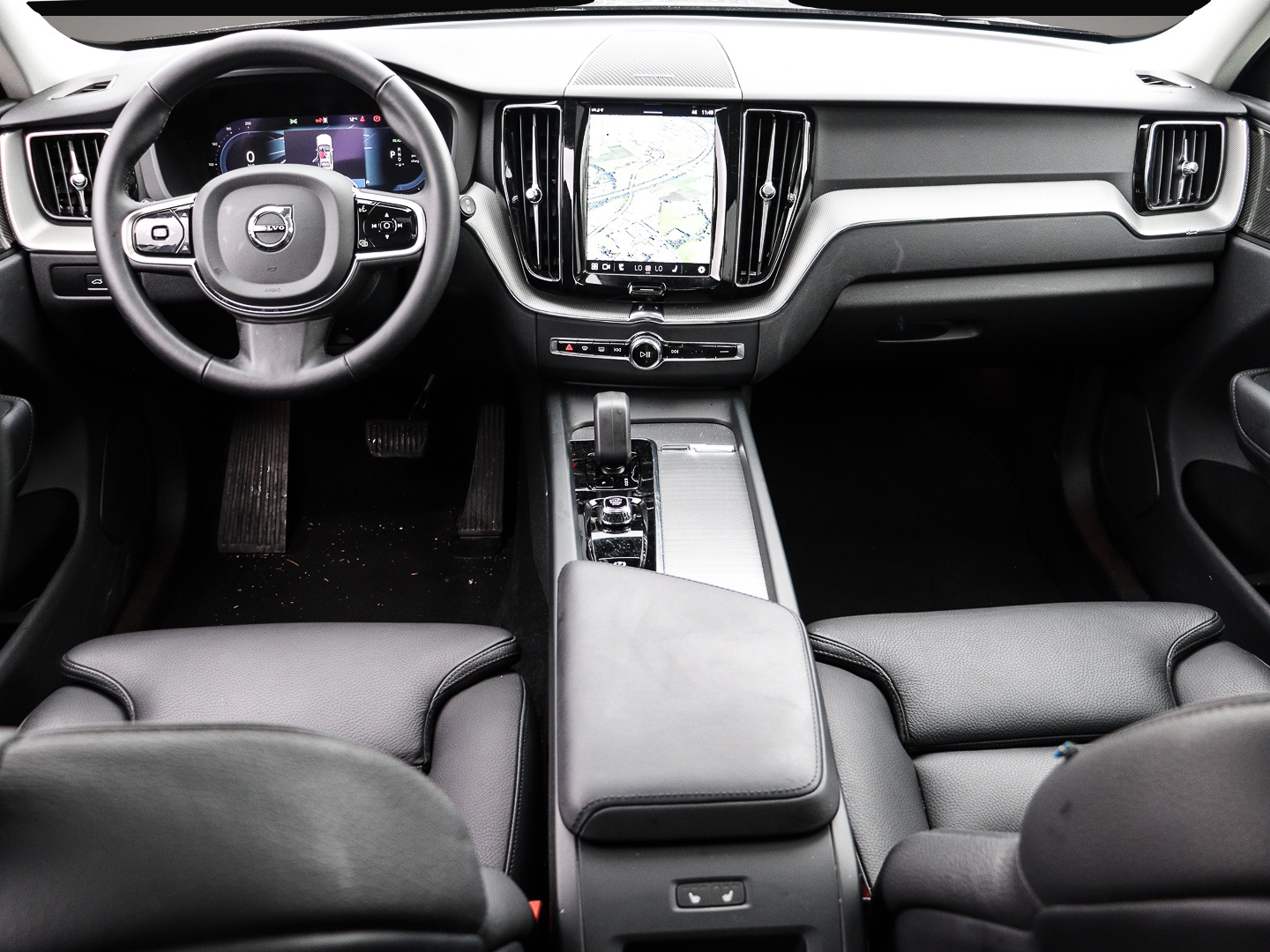 Bild 4 Volvo XC60 Plus Dark Recharge Plug-In Hybrid AWD T8 Tw
