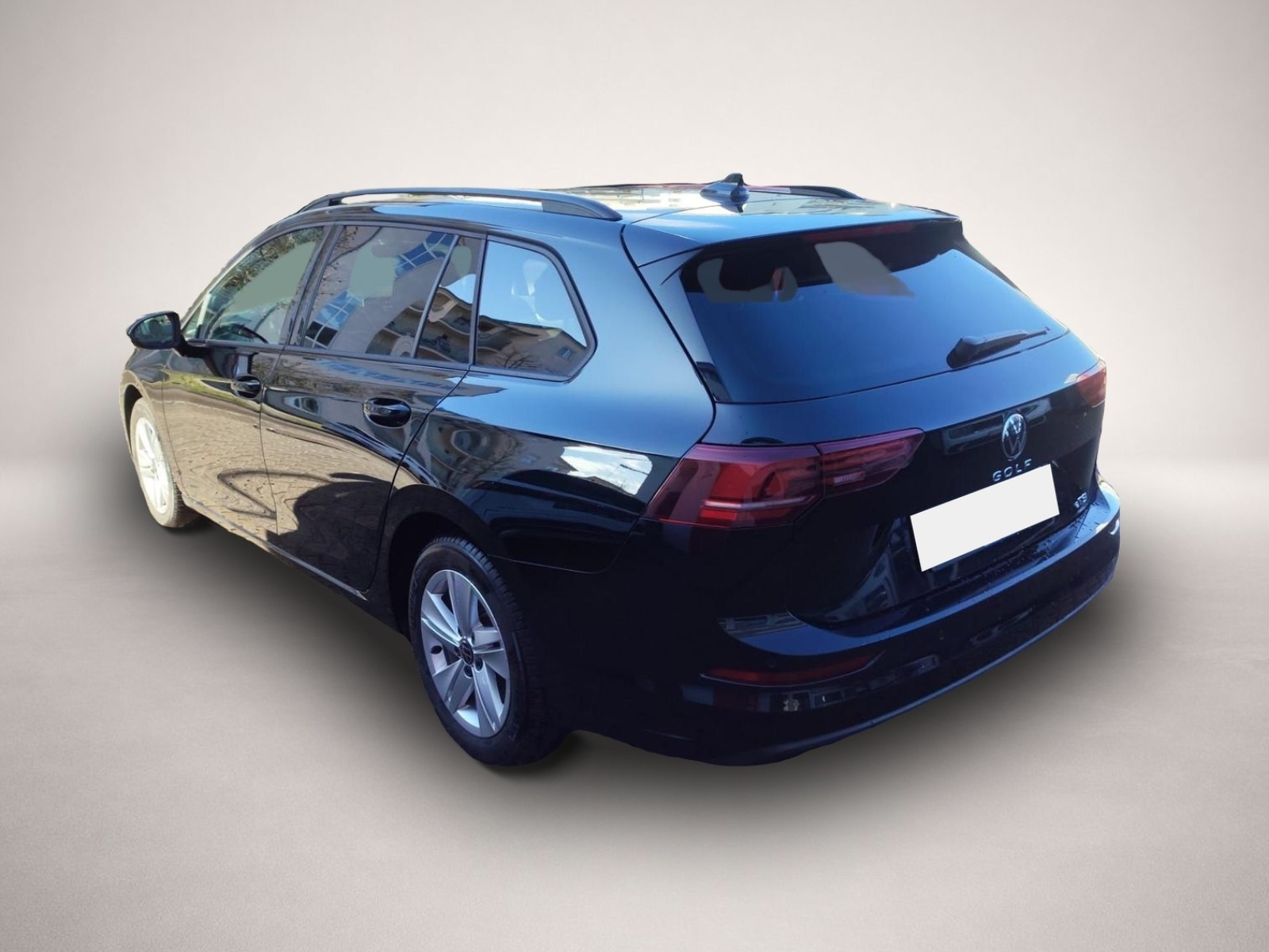 Bild 4 Volkswagen Golf 1.5 eTSI Variant Life SHZ ACC PDC