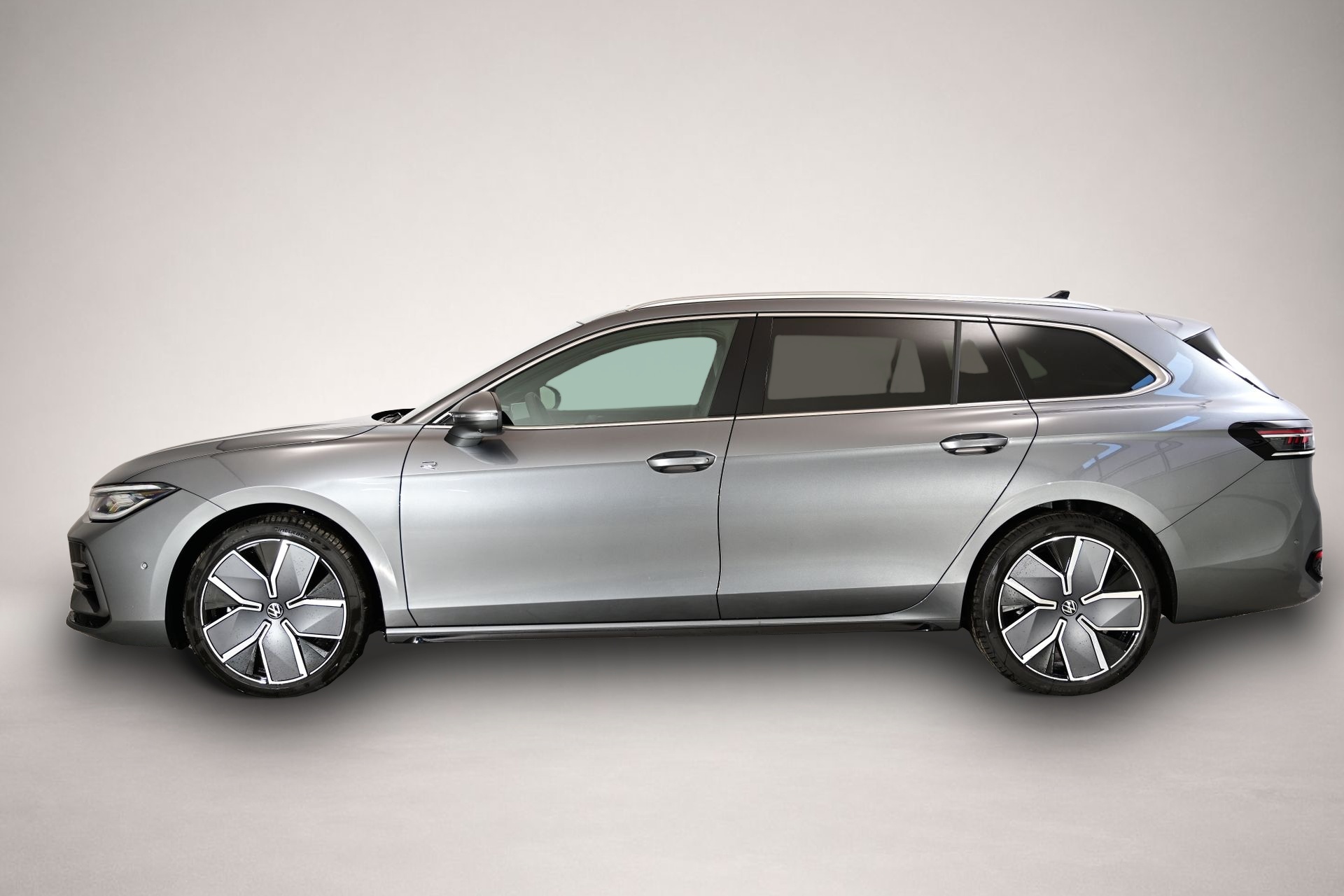 Bild 2 Volkswagen Passat Volkswagen Variant R-Line 2.0 TSI 195 kW
