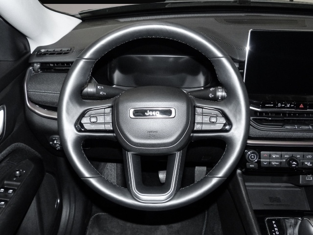 Bild 6 Jeep Compass E-HYBRID - UPLAND - WINTERPAKET - TECHNO