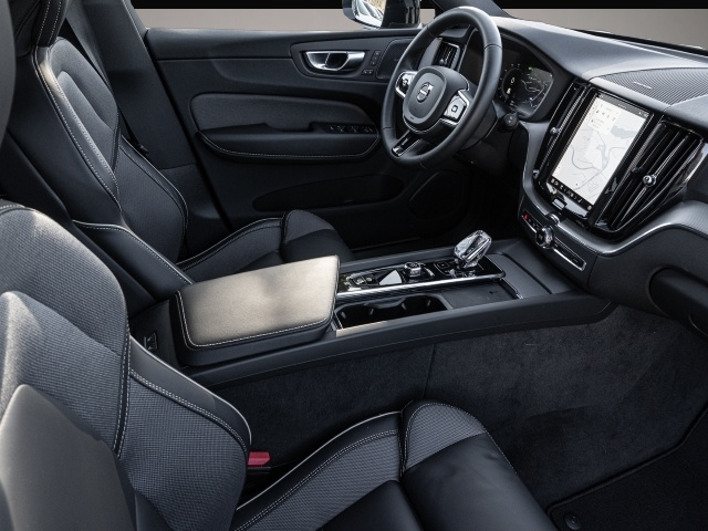 Volvo XC60 XC60 Plus Dark AWD B5 Benzin EU6d Allrad Leder d - Thumbnail 6