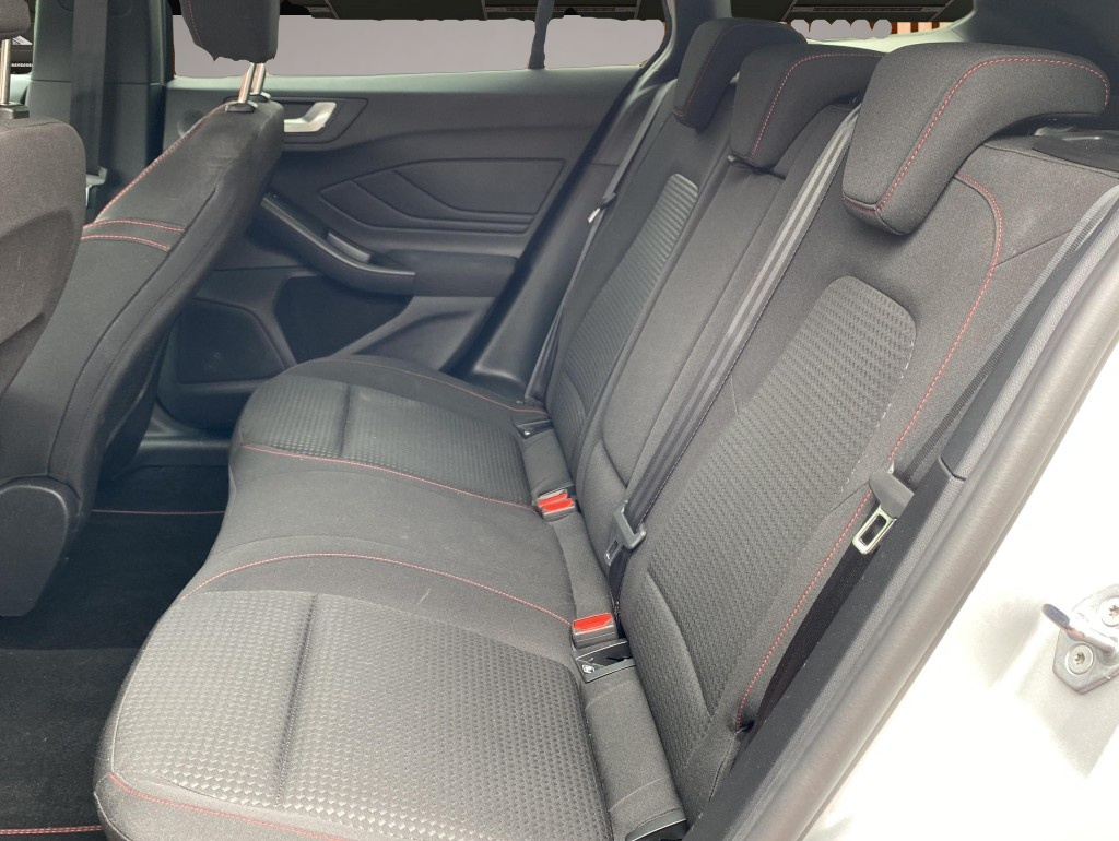 Fotografie 4 des Ford Focus 1.0 EB ST-Line X*AHK*Bang&Olufsen*ACC