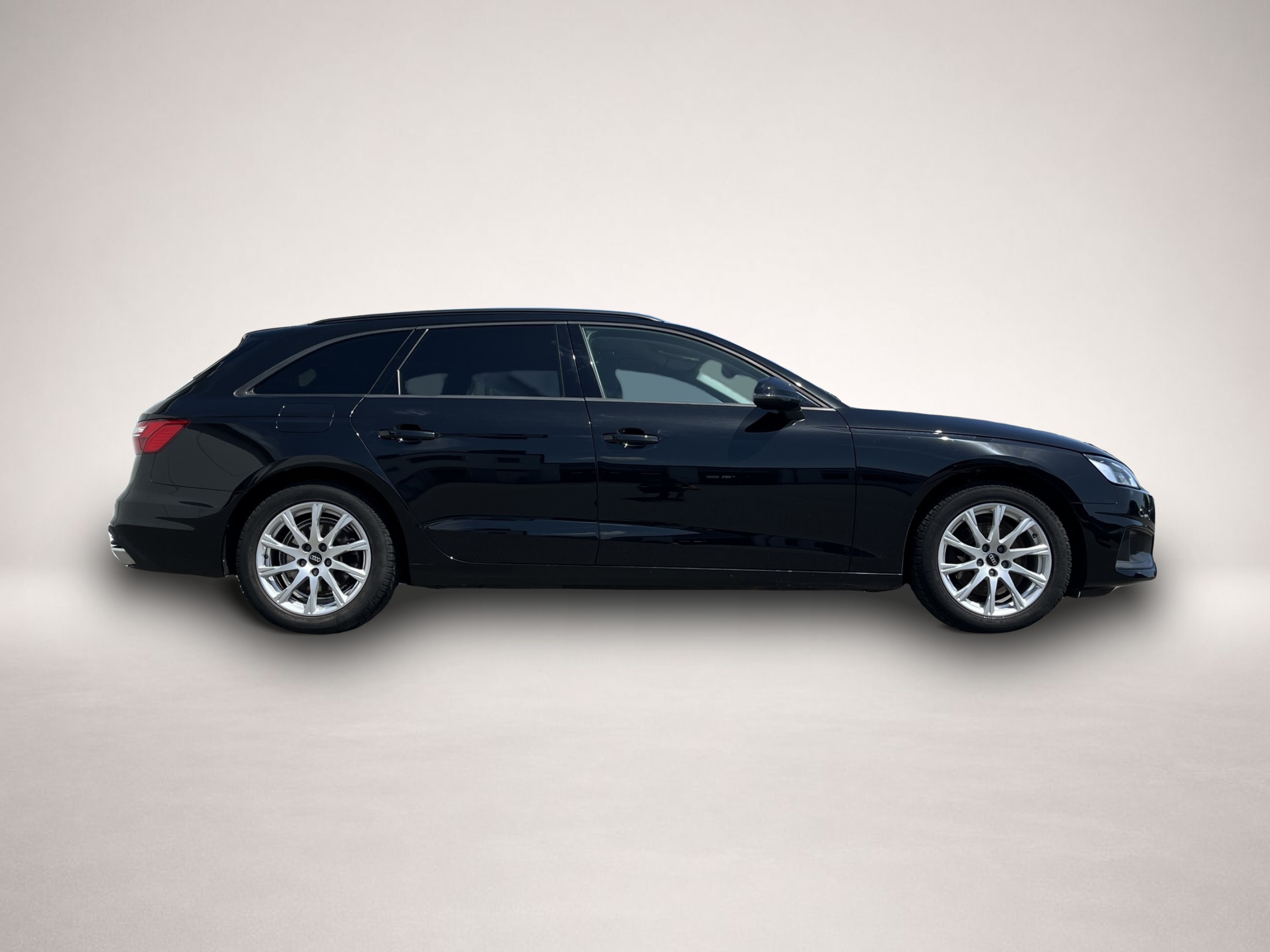 Fotografie 4 des Audi A4 Avant 35 2.0 TFSI S tronic Navi LED PDC SHZ F