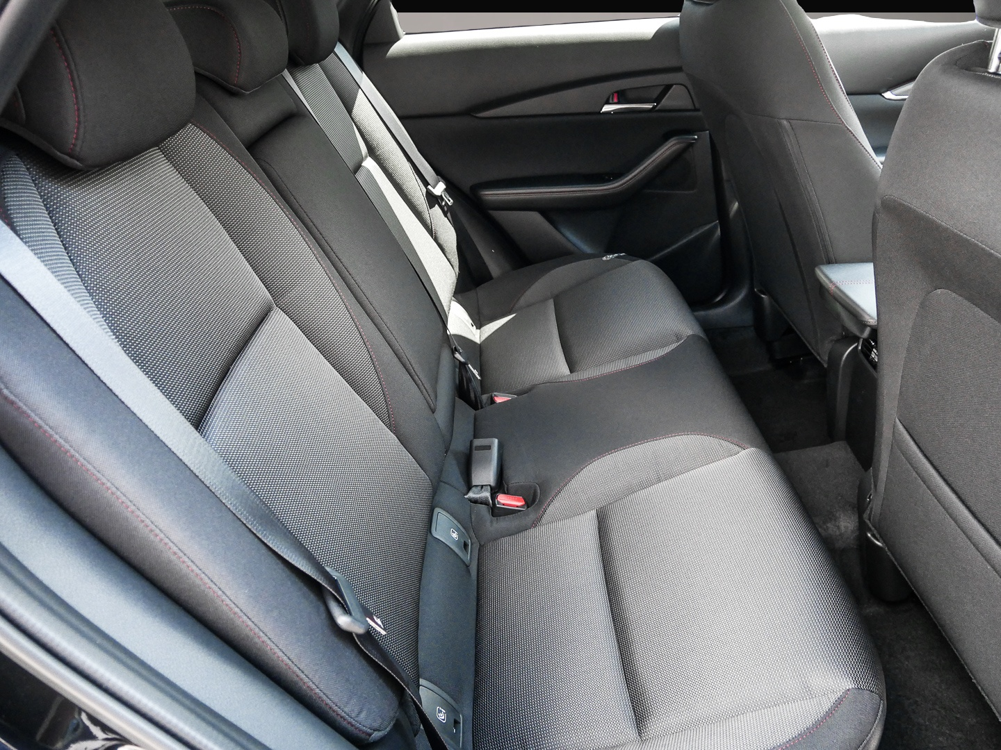Fotografie 5 des Mazda CX-30 Homura 2.5L e-SKYACTIV-G 140PS 6GS FWD HUD