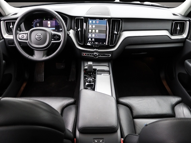 Bild 4 Volvo XC60 Plus Dark 2WD AHK El. Panodach Digitales Co