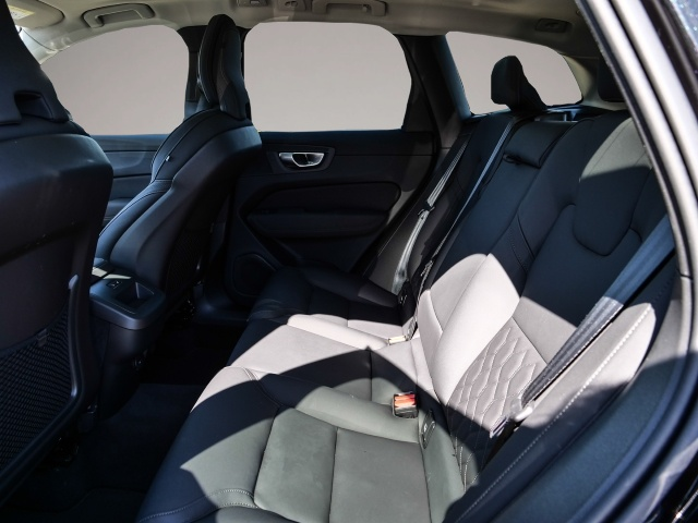Fotografie 5 des Volvo XC60 FACELIFT Plus Dark AWD AHK El. Panodach Dig