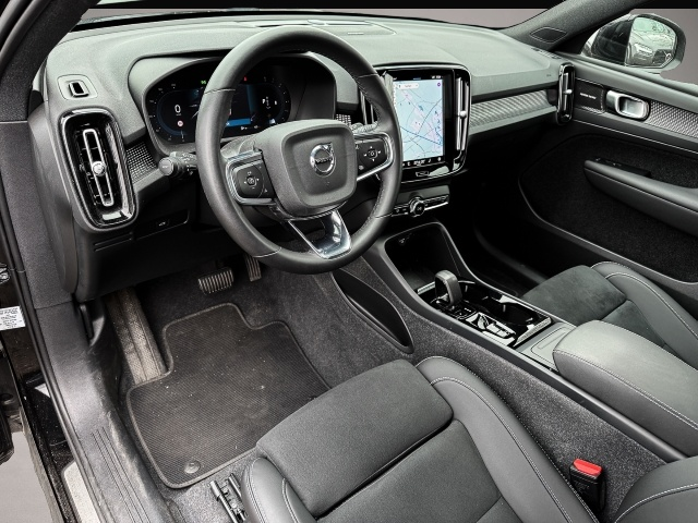 Bild 4 Volvo XC40 Ultimate Dark 2WD StandHZG Digitales Cockpi