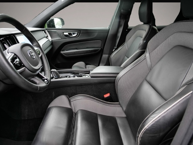 Bild 4 Volvo XC60 R Design B4 2WD Digitales Cockpit Memory Si