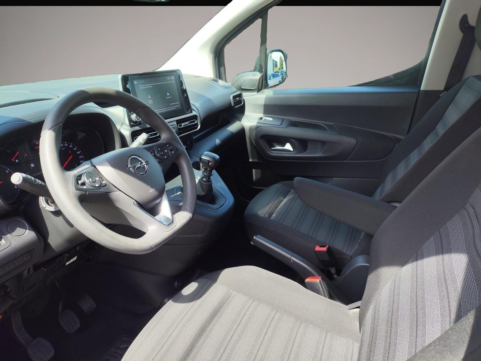 Bild 5 Opel Combo Life E Edition 1.2 App SHZ PDC Assist