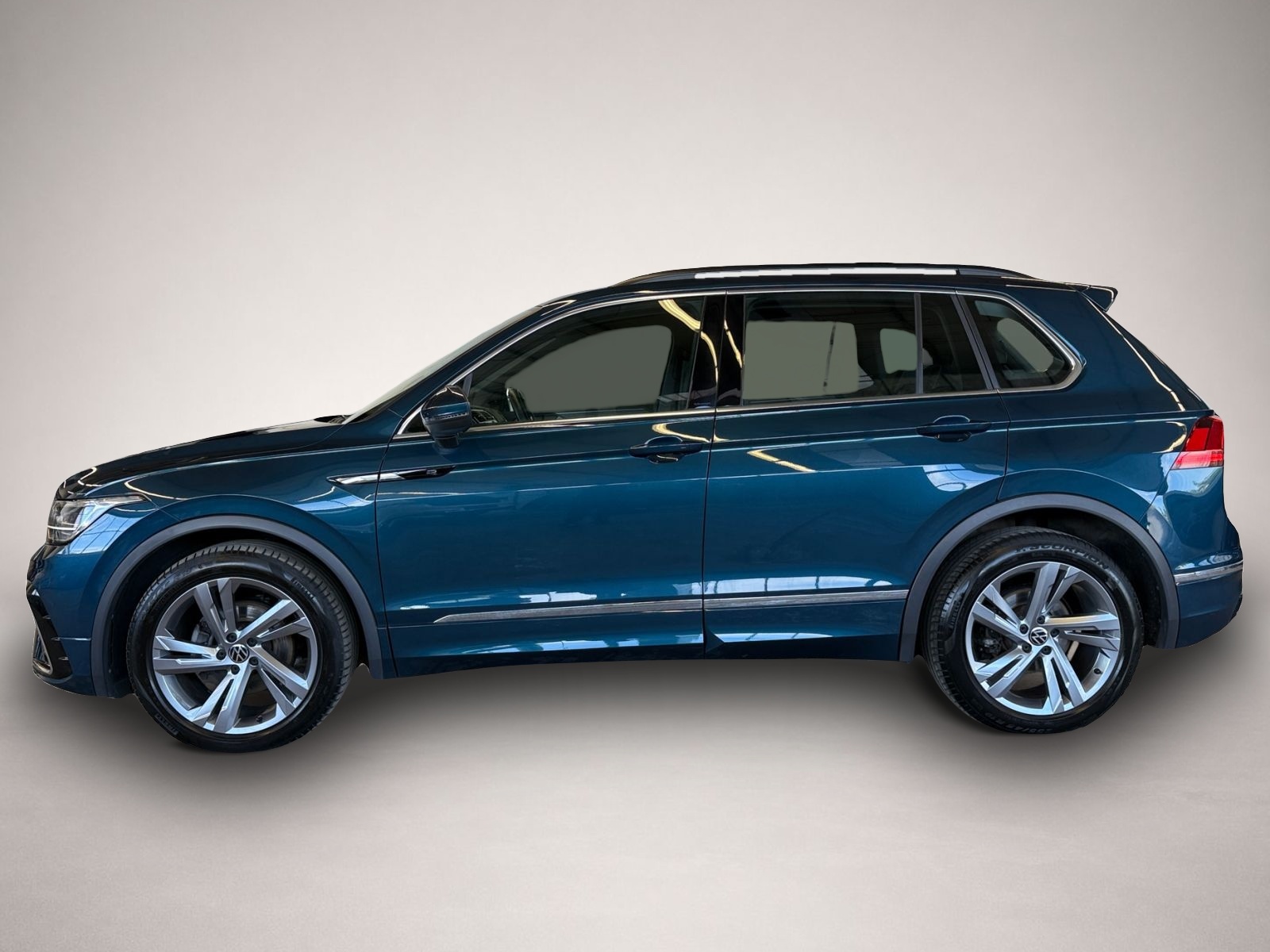 Fotografie 2 des Volkswagen Tiguan 1.5 eTSI DSG R-Line *AHK*LED*Navi*