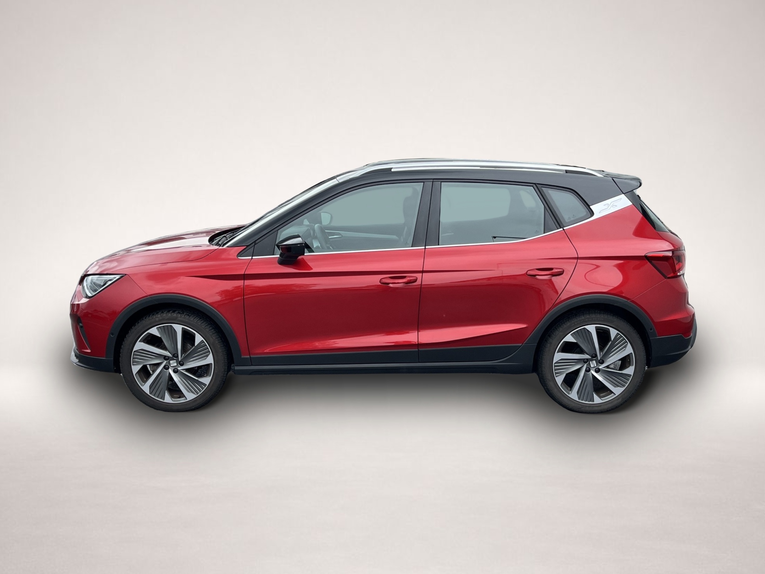 Fotografie Seat Arona 1.0 TSI FR 18Zoll NaviPlus RFK Act.Info Pa