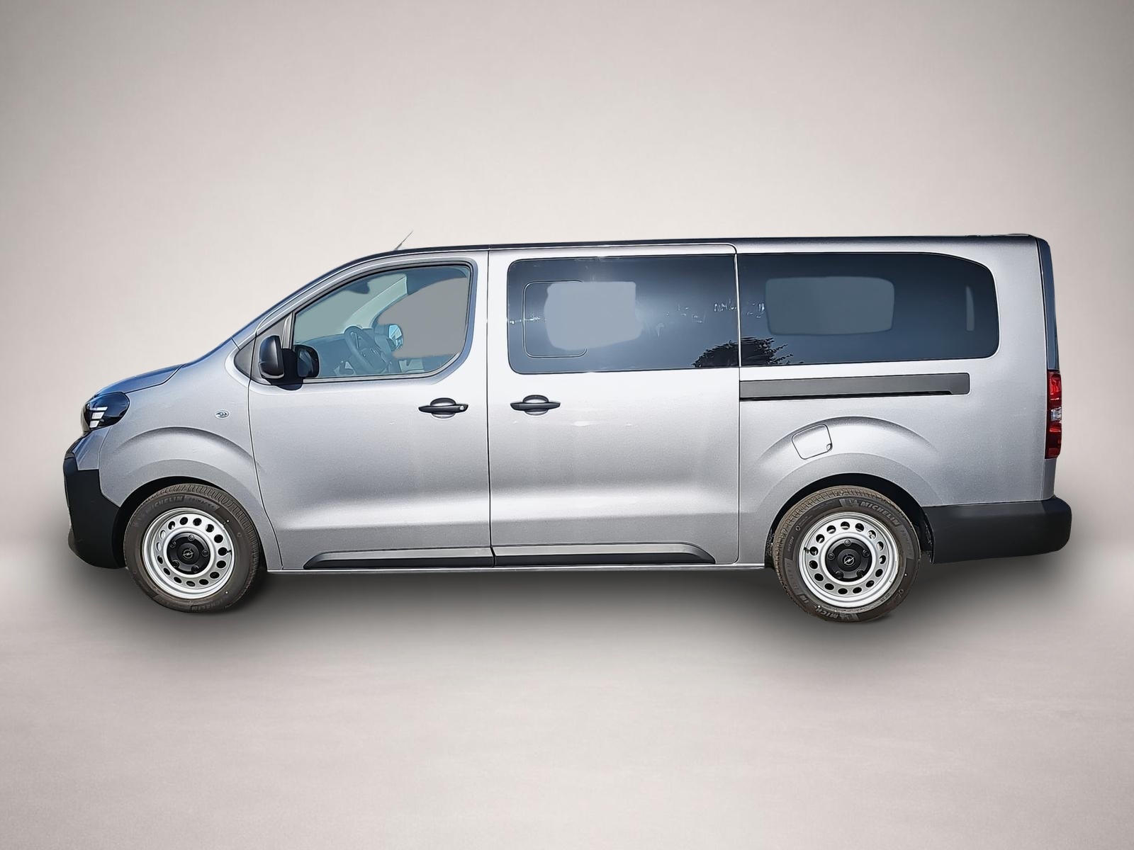 Bild 4 Opel Vivaro Kombi XL 2.2 Diesel Autom. Navi / Kamera