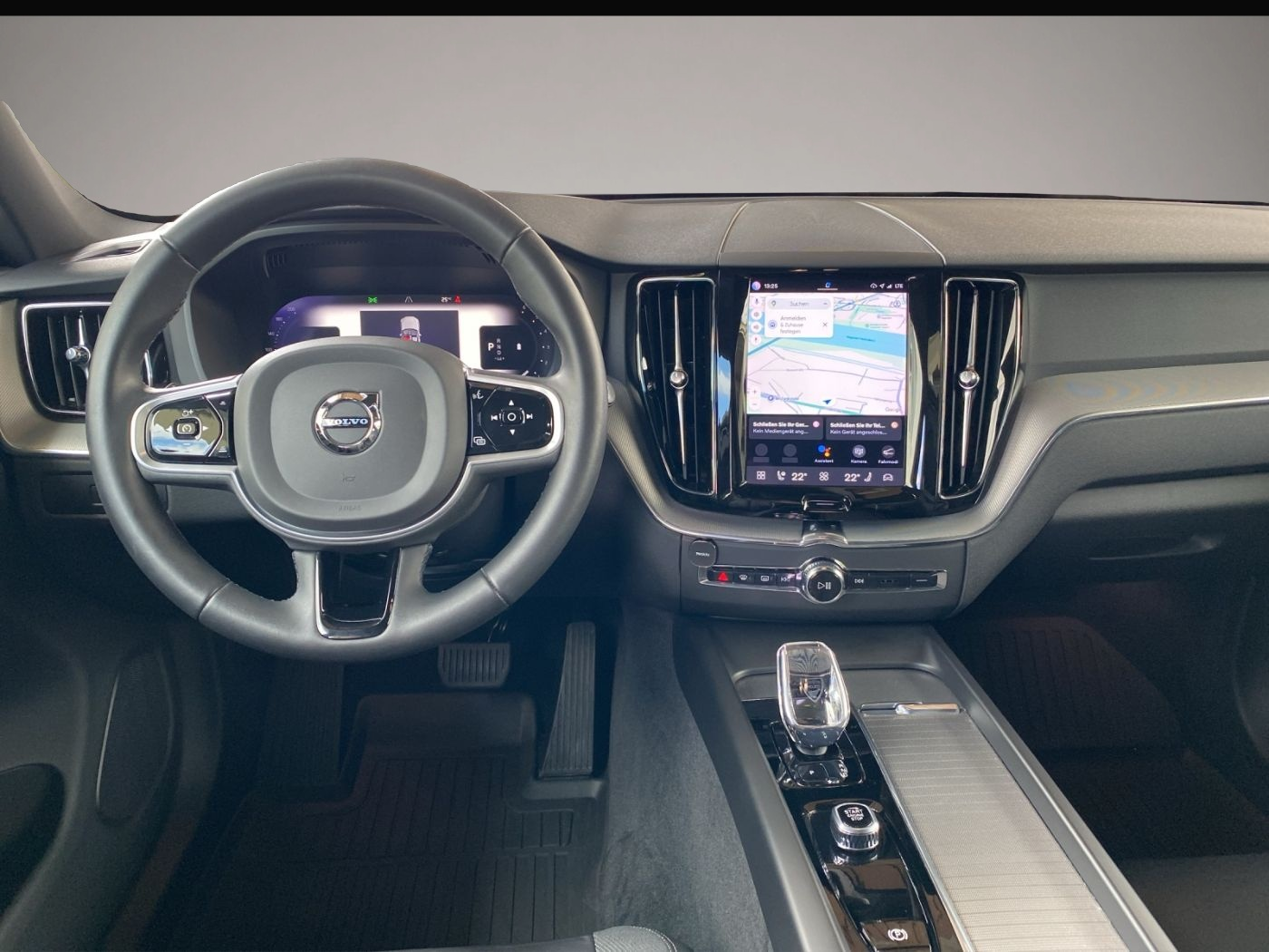 Bild 8 Volvo XC60 B4 (Diesel) Plus Dark LED+Navi+SHZ+Winterp.
