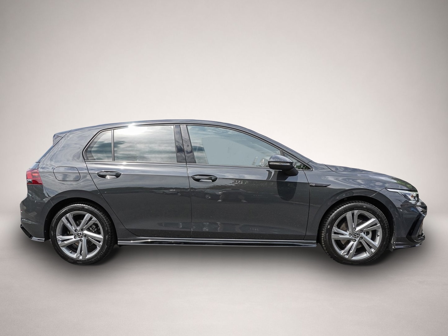 Fotografie 4 des Volkswagen Golf 1.5 TSI DSG R-Line PDC SPORTFAHRWERK ALU