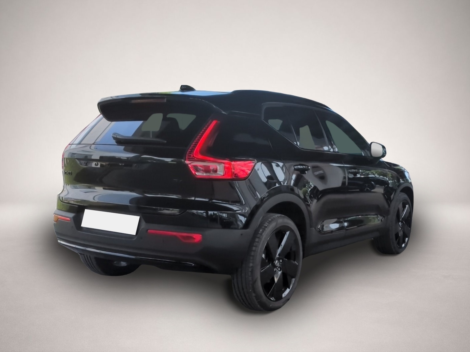 Bild 5 Volvo XC40 B4 Plus Black Edition ACC+LED+Navi+SHZ+360