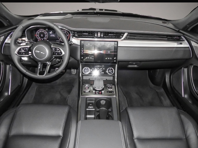 Fotografie 4 des Jaguar XF Sportbrake R-Dynamic SE AWD D200 Soft Close H