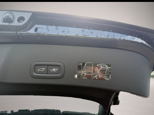 Bild 6 Volvo XC40 T4 R Design Recharge ACC/BLIS/CAM/H&K