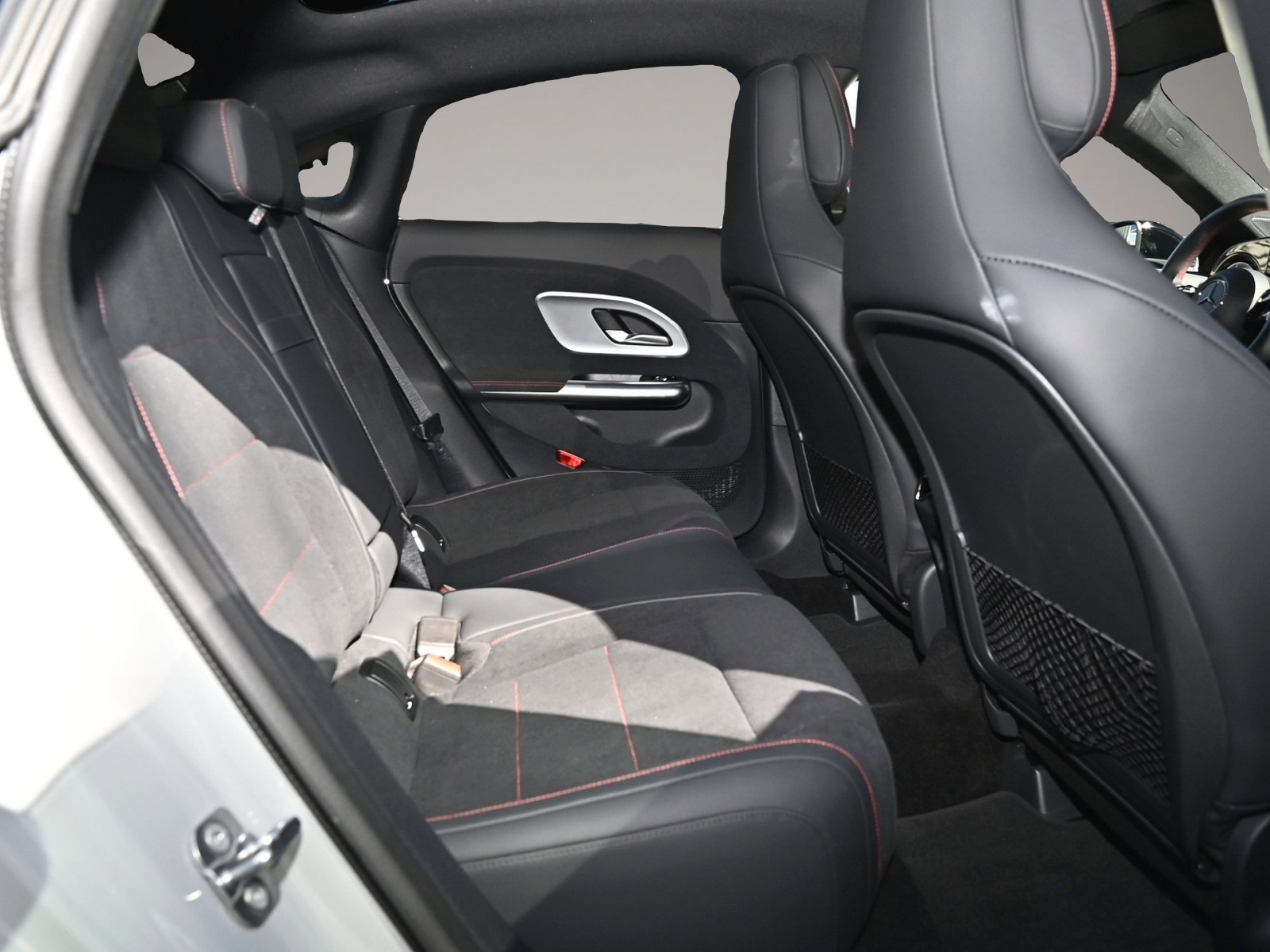 Bild 4 Mercedes-Benz CLA 200