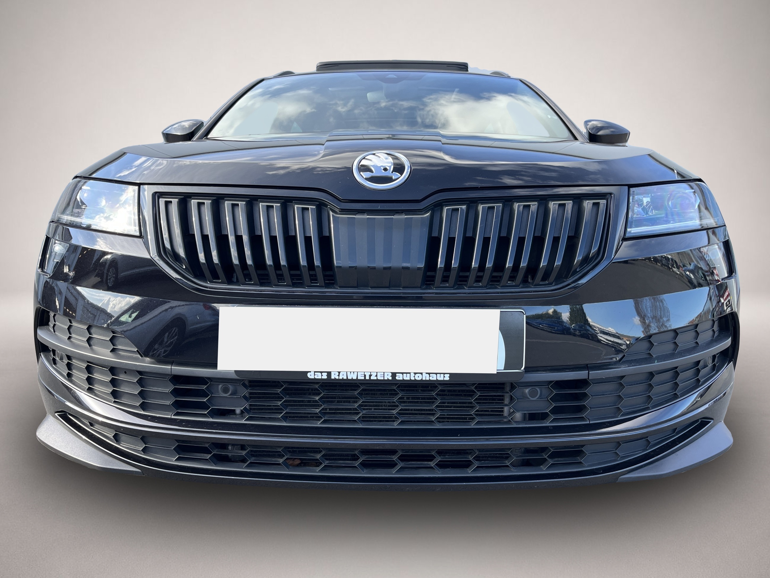 Bild 3 Skoda Karoq 2.0 TDI 4x4 Sportline 19 Zoll AHK PANO RFK