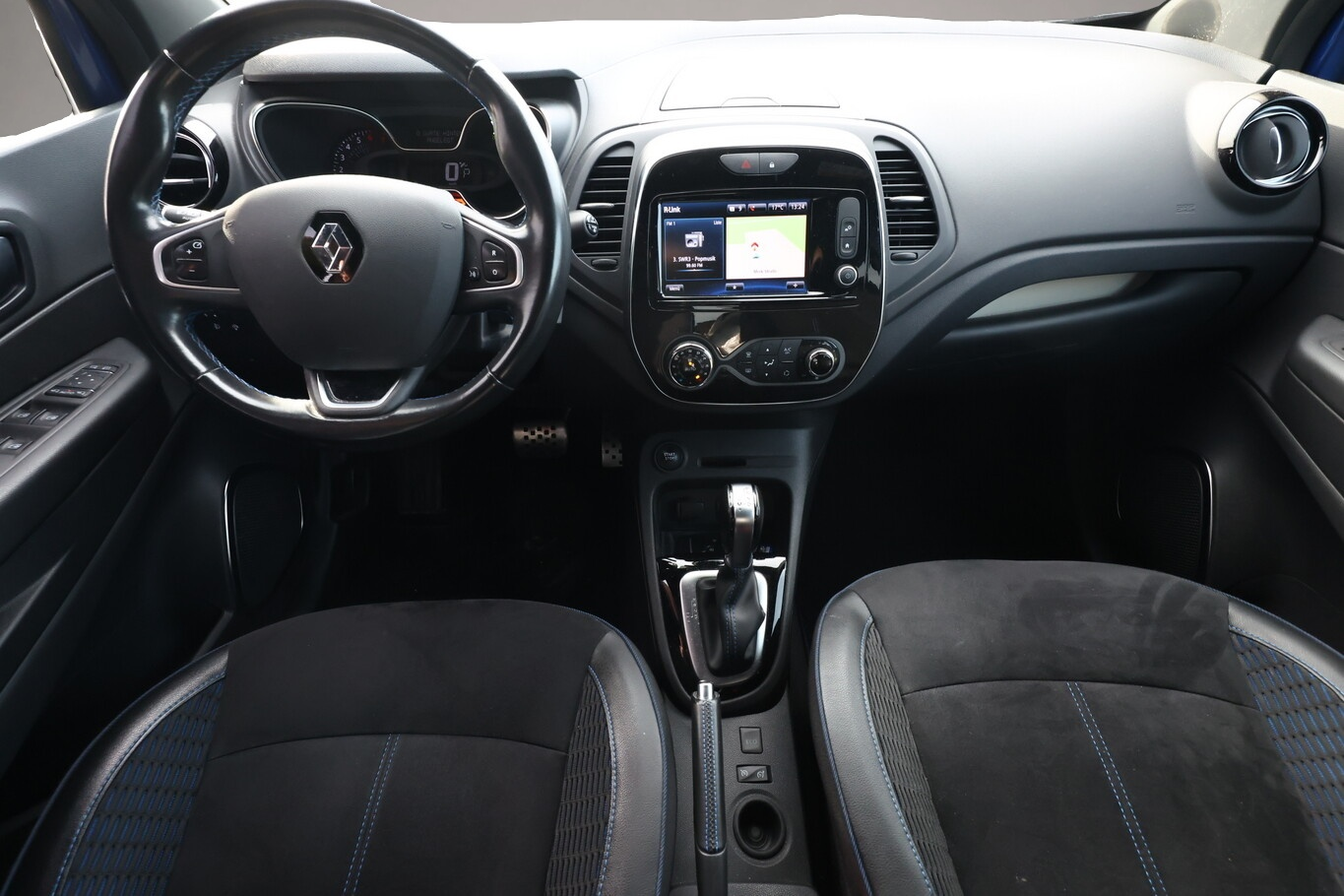 Bild 7 Renault Captur 1.3 TCe 150 EDC Version S LED Nav PDC 17Z
