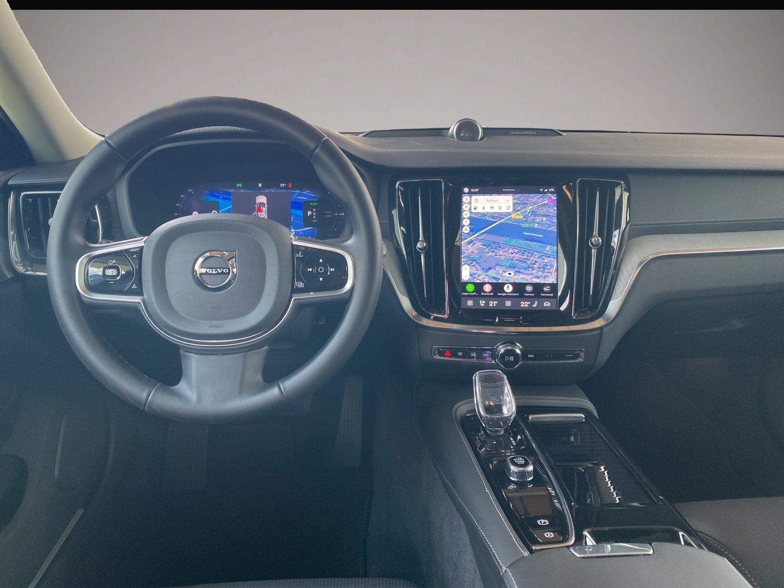 Bild 8 Volvo V60 Kombi T8 Ultra Dark Recharge LED*DAB*Navi*