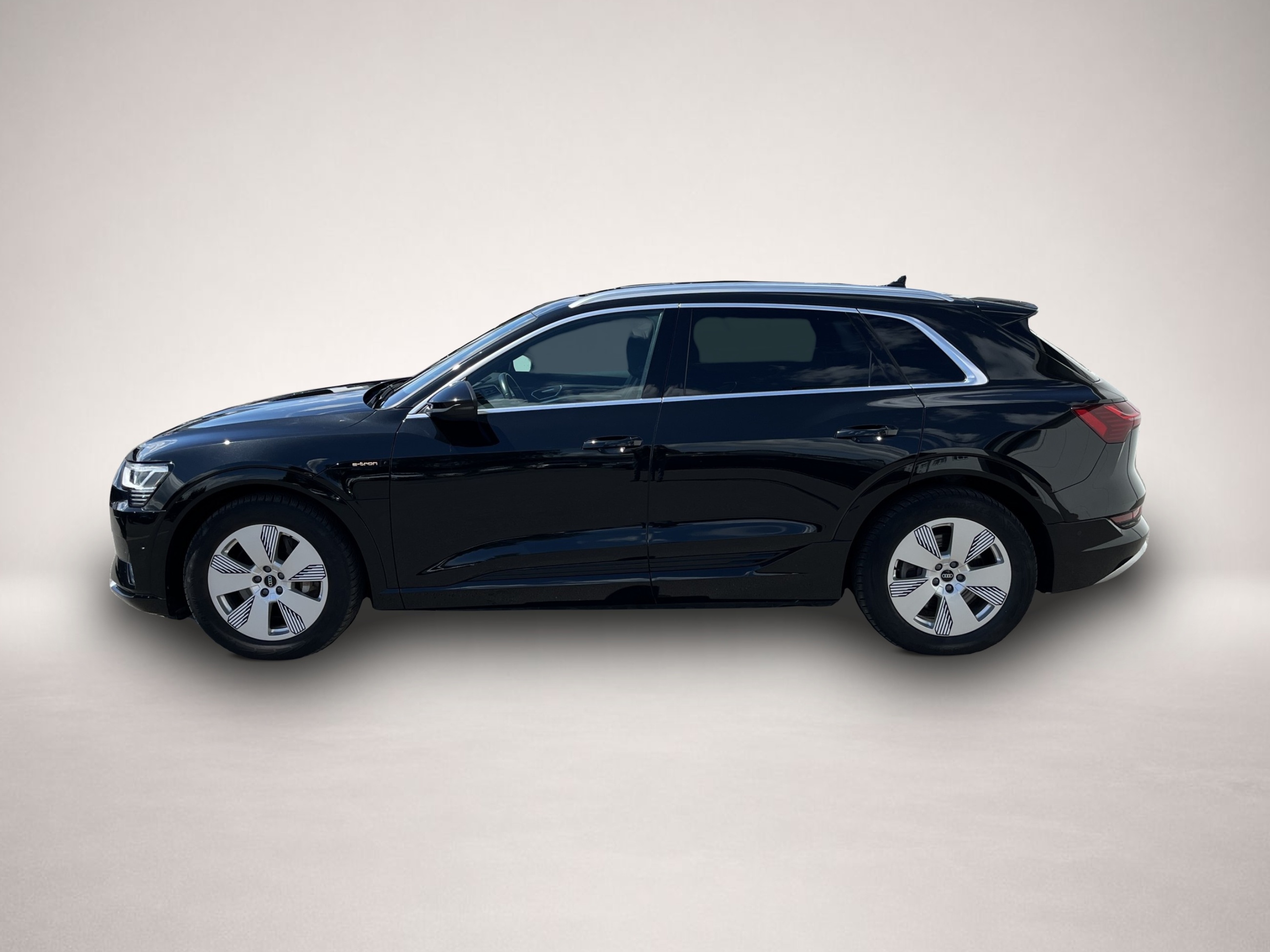 Fotografie Audi quattro e-tron 50 quattro S line 169¤ m.20% Anz. AHK PAN