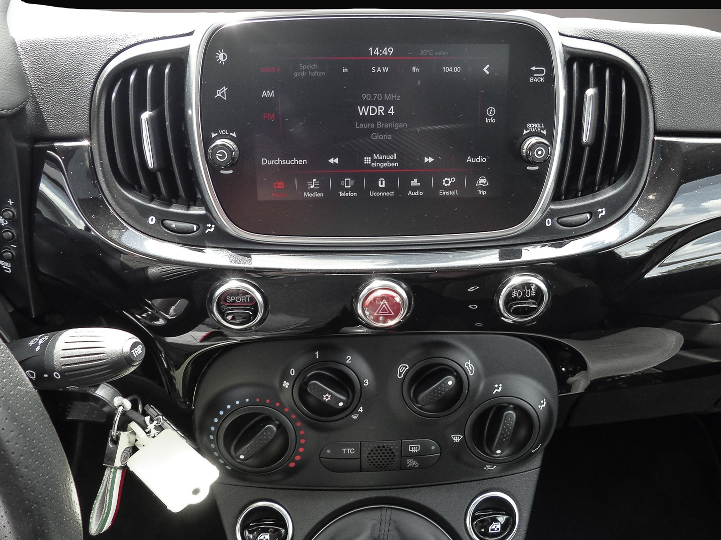 Bild 5 Abarth 595 El. Panodach Apple CarPlay Android Auto Musi
