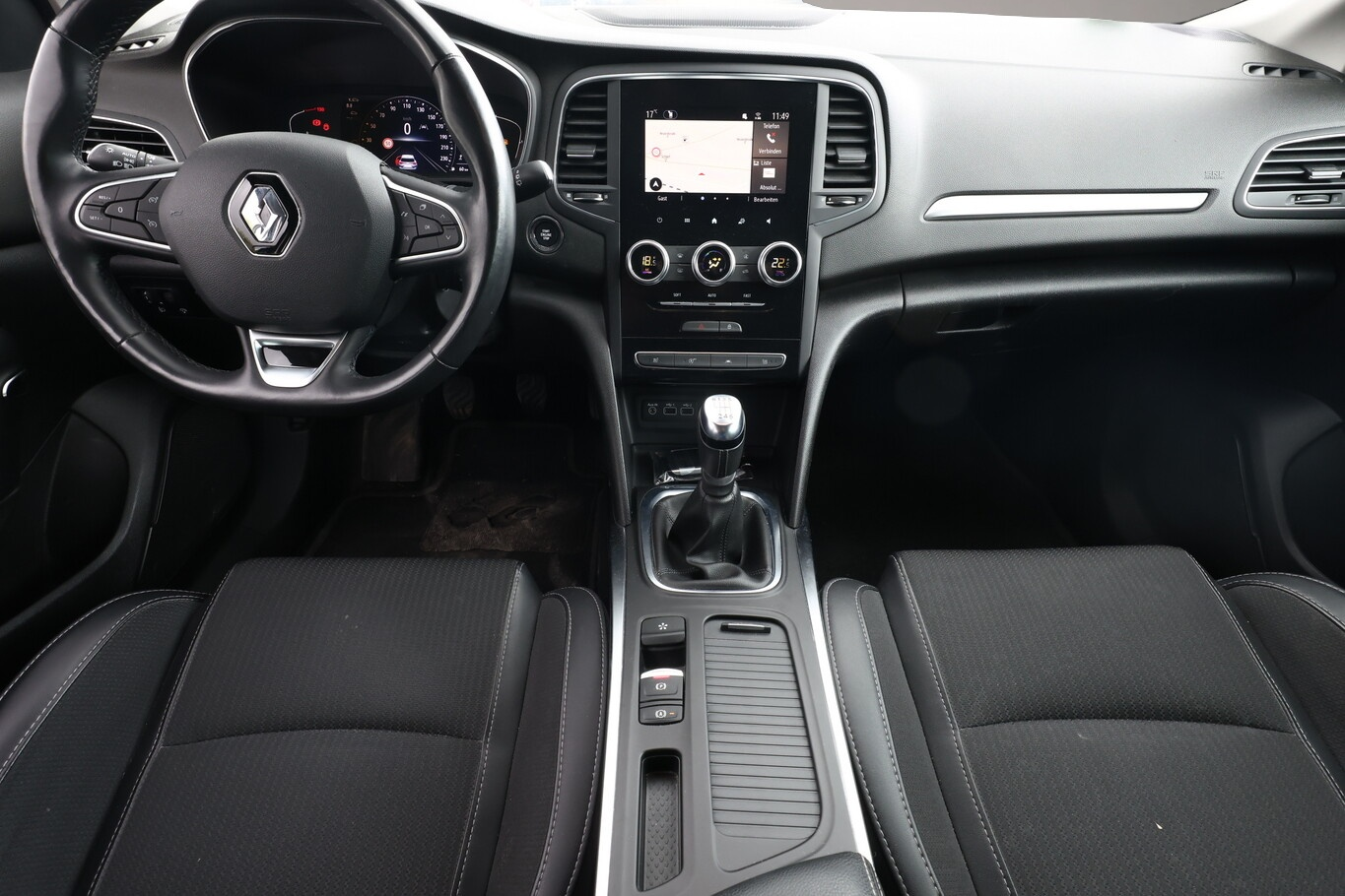 Bild 7 Renault Megane IV Grandtour 1.3 TCe 140 Intens LED Nav