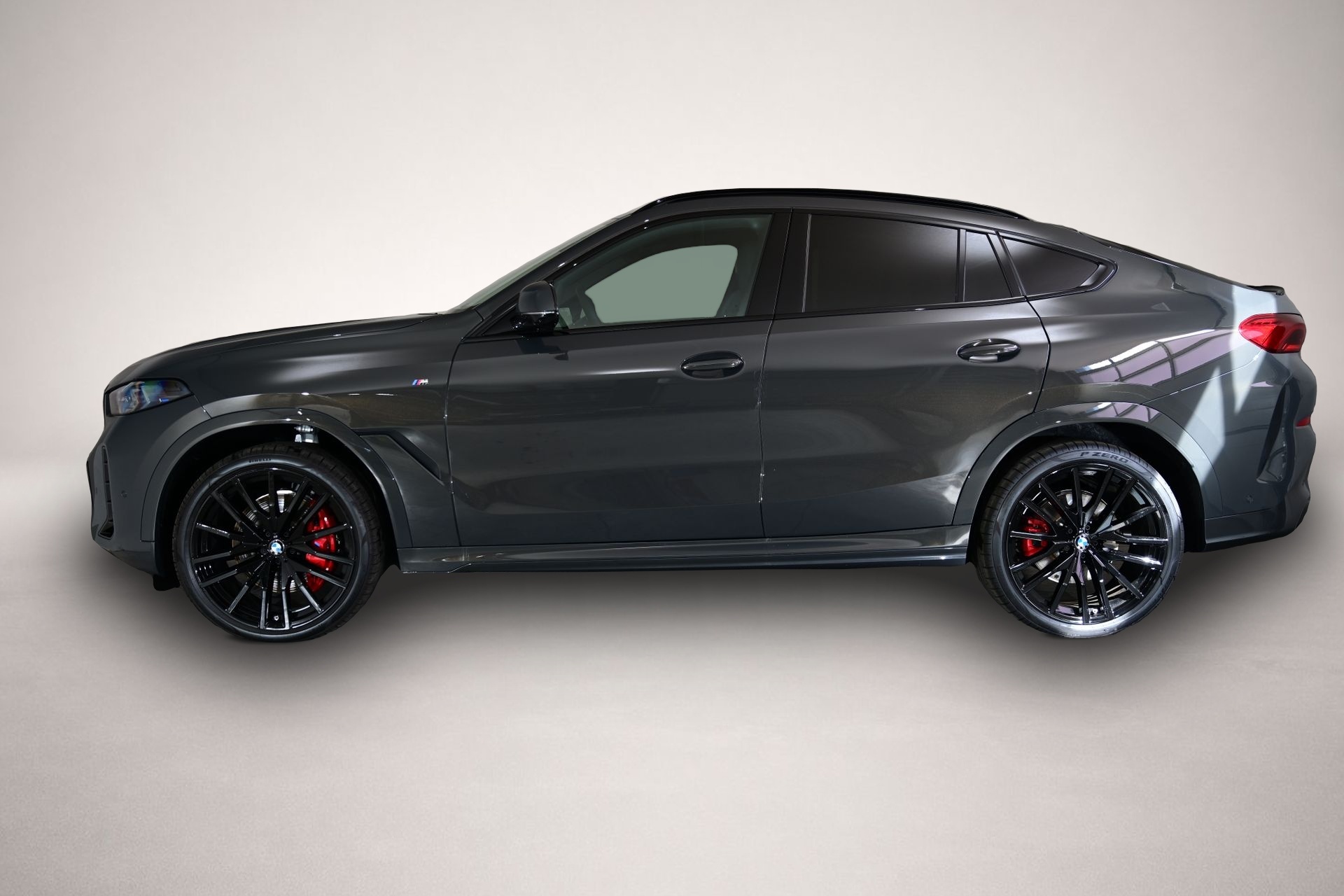 Fotografie 2 des BMW X6 BMW 40d 259 kW (352 PS) 8-Gang Steptronic xDr