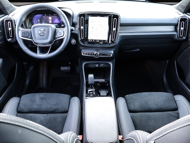 Bild 3 Volvo XC40 Plus Dark 2WD El. Panodach Digitales Cockpi