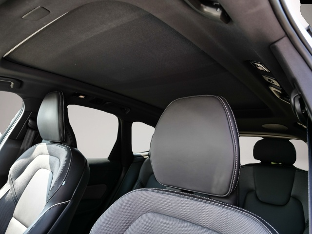 Bild 4 Volvo XC60 Ultimate Dark AWD HUD StandHZG Leder Digita
