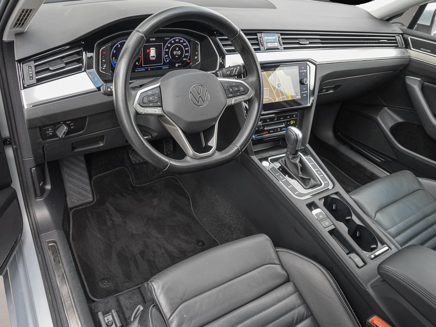 Bild 7 Volkswagen Passat Variant 1.5 TSI Elegance IQ Light ACC
